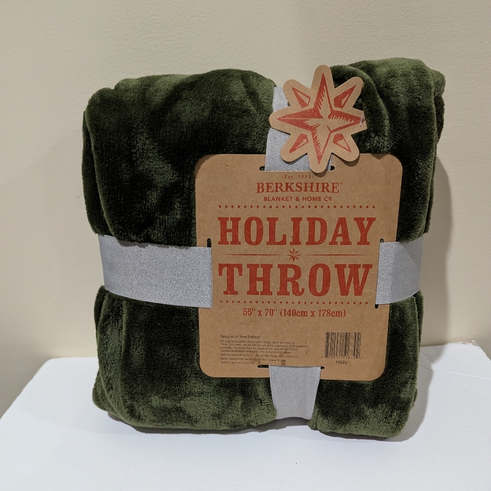 NEW Berkshire Olive Holiday Throw Blanket. 55" X 70"